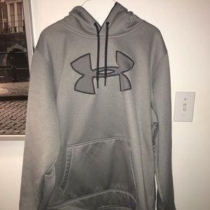 Never worn MENS Under Armour Sweatshirt